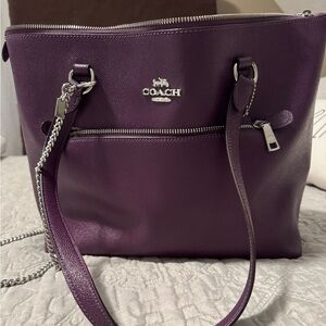 Coach Purple Leather Women's Bag with crossbody chain